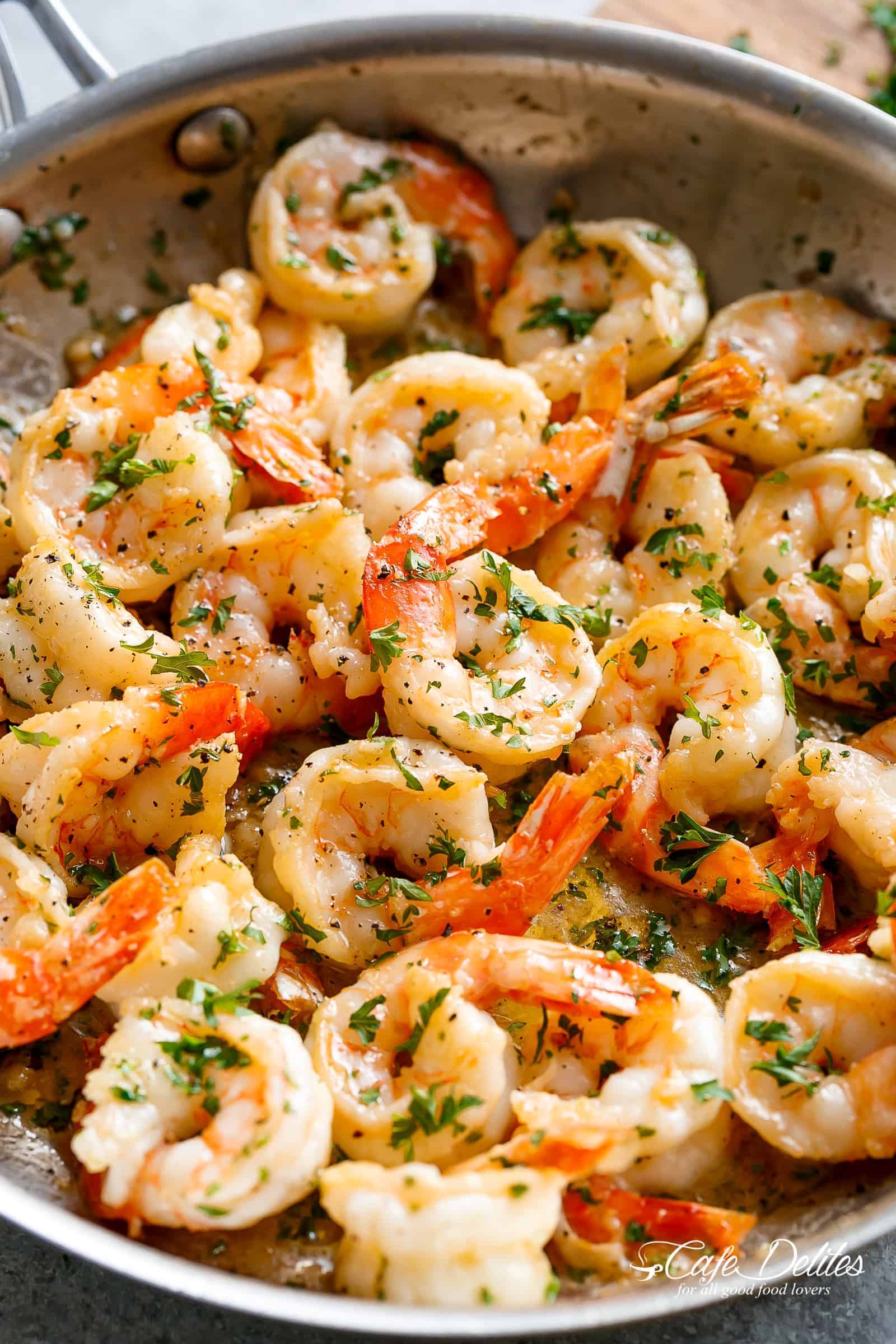 Garlic Butter Shrimp Scampi: Quick & Easy Weeknight Dinner